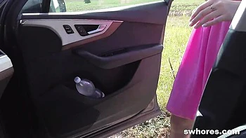 Джулия Мэйз с натуральной грудью и большой жопой