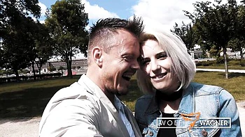 Flashy Amy Douxxx and Petite Blonde's deutsch trailer