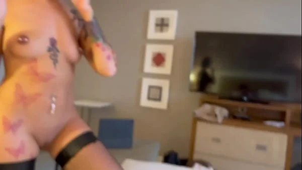 Hot Newbie Luna Legend Fucks Her First Fan