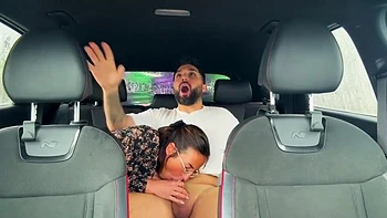 on se fait le pari de baiser au car wash