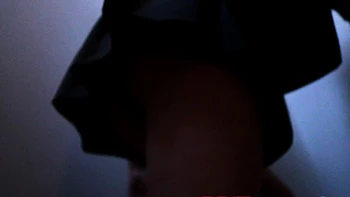 Chica pelirroja en doggy detrás de su hermana