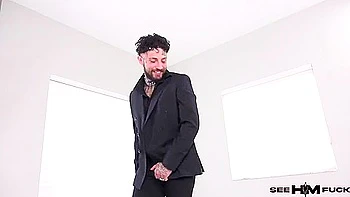 Sandy Love - Bts: Well-hung Tatted Tommys Feet Get Licked By Milf