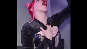 Extreme Deepthroat Showing Off Throat Distension