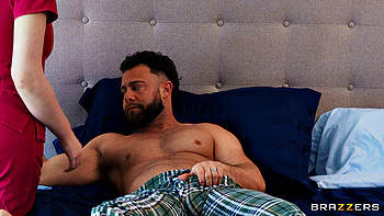 Infirmière grosse baise le manche