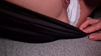 Schwangere Frau betrügt mit bestem Freund, Sperma auf Bauch