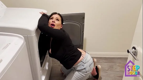 My Hot Stepmom London Rose Got Stuck in the Washer