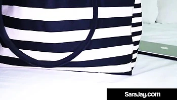 Busty Cougar Sara Jay's Bubble Butt Porn