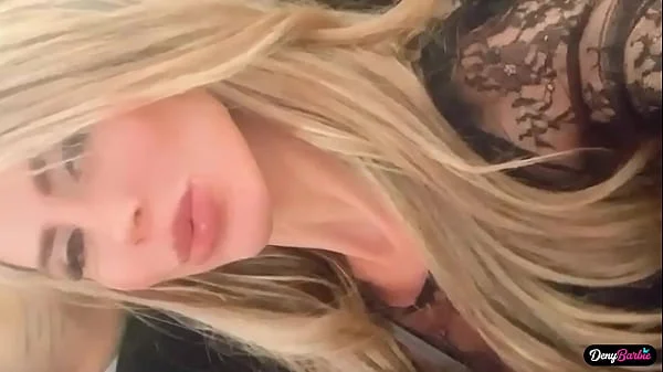 Fiquei louca de tesão no meio da festa e fui transar no banheiro - www.denybarbie.com.br