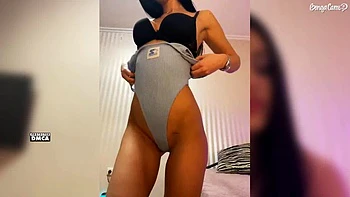 Big-Ass Brunette Masturbates Solo on Cam