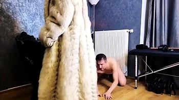Mistress LexyNoir and Faith worship Miss Eva’s feet