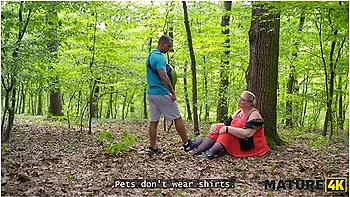 Blonde BBW Cheats Publicly With 2 Strangers On Her Husband