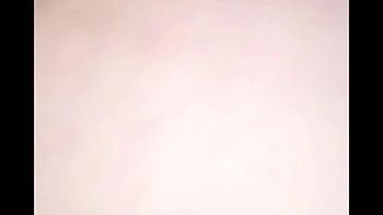 Cute GF Shows Nude on Video Call