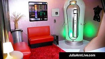 Jessica Jaymes and Julia Ann's licking pussy video by Julia Ann Live