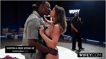 Anal Loving Milf Hotwife Lor Reign Squirts All Over His Bbc